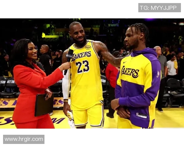 詹姆斯父子同台倒计时布朗尼正式宣布将参加NBA选秀